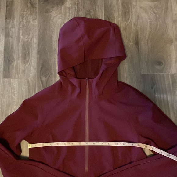 Women’s Lululemon RepelShell Rain Jacket - Picture 5 of 9